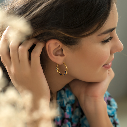 Match It Up! Your Dress-Earrings Style Guide
